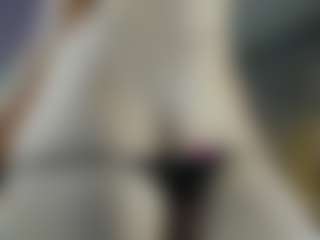 Live cam show with Emily - Young Adult on Mixed Magazine Live