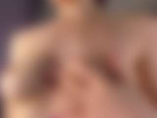 Live cam show with Emily - Brown Hair Teen (18+) on Chatstar