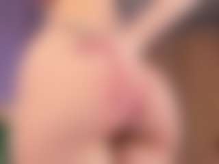 Live cam show with Emily - Teen (18+) on AdultVida.com