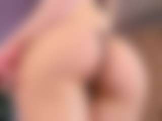 Live cam show with Emily - Teen (18+) on boobsie.com