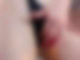Live cam show with Emily - Public on Fling VIP Chat