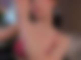 Live cam show with Emily - White on Camversity | united kingdom