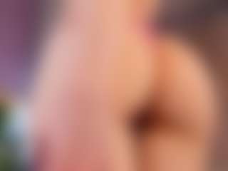 Live cam show with Emily - Brown Hair on Livezox