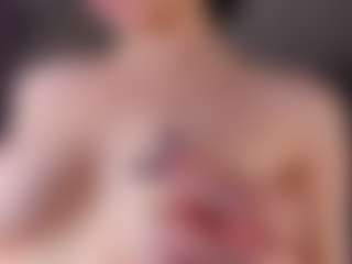 Live cam show with Emily - Brown Hair Petite on Pornisteam.com