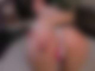 Live cam show with Emily - Petite on madthumbs