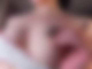 Live cam show with Emily - Petite on madthumbs