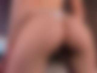 Live cam show with Emily - Petite on Camsoda