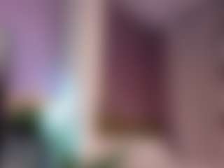 Live cam show with Emily - Brown Hair Teen (18+) on Camsoda