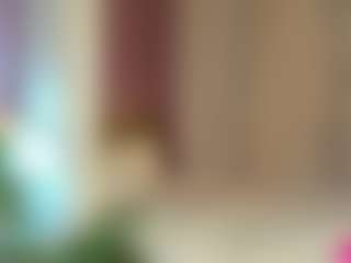 Live cam show with Emily - Brown Hair on Camsoda