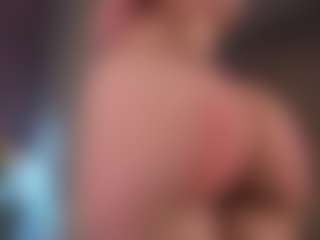 Live cam show with Emily - Amateur Brown Hair on Camsoda