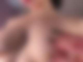 Live cam show with Emily - Amateur Brown Hair on Camsoda