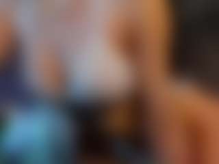 Live cam show with Emily - Skinny on Camsoda