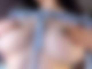 Live cam show with Emily - Petite on liverealitysex.com
