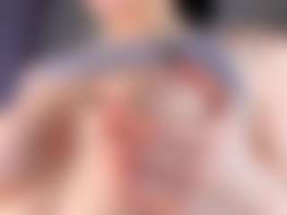 Live cam show with Emily - Small Ass on live18s.com