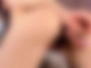 Live cam show with Emily - Big Tits on Camiplay Live