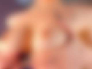 Live cam show with Emily - Brown Hair Teen (18+) on SpunkLive