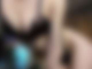 Live cam show with Emily - Skinny on 1on1-livenow