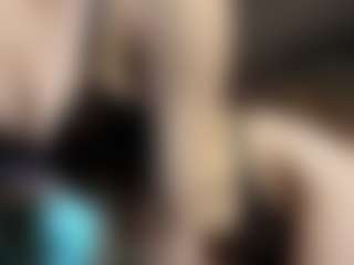 Live cam show with Emily - Brown Hair Petite on Camversity