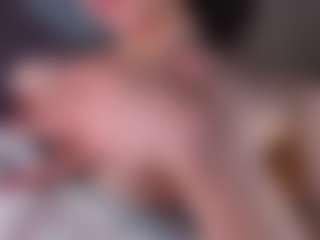 Live cam show with Emily - Living Room on thefappeningchat.com