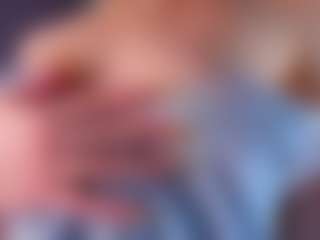 Live cam show with Emily - Natural on madthumbs