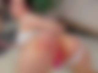 Live cam show with Emily - Petite Young Adult on Dare Cams