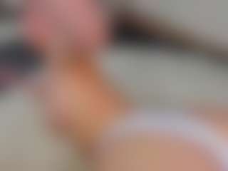 Live cam show with Emily - Big Ass on Hubzter Live