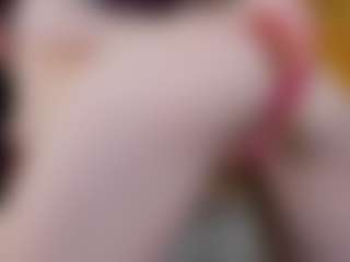 Live cam show with Emily - Striptease on xDating