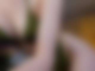 Live cam show with Emily - Big Ass on xDating
