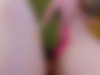Live cam show with Emily - Lovense Petite on xDating
