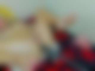 Live cam show with elizgoud - Living Room on slutload