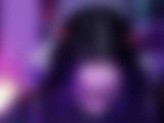 Live cam show with Kim Lennox - Twerk on hrnylive.com