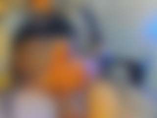 Live-Cam-Show mit BombomGill - Spank auf Camsoda