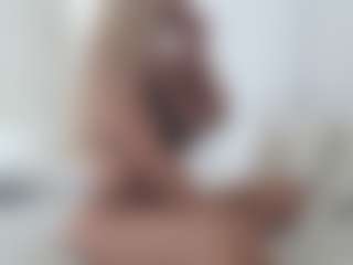XoxP0ck3tR0cketxoX's Live Sex Cam Show