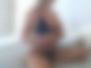 XoxP0ck3tR0cketxoX's Live Sex Cam Show