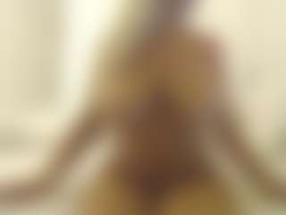 Live cam show with XoxP0ck3tR0cketxoX - Bi on Camming Site