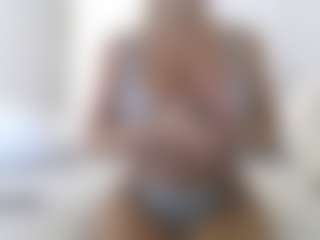 XoxP0ck3tR0cketxoX's Live Sex Cam Show