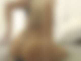 XoxP0ck3tR0cketxoX's Live Sex Cam Show