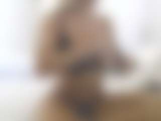 Spettacolo in cam dal vivo con XoxP0ck3tR0cketxoX - Interracial su Camsoda