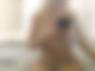 Live cam show with XoxP0ck3tR0cketxoX - Bath on boobsie.com
