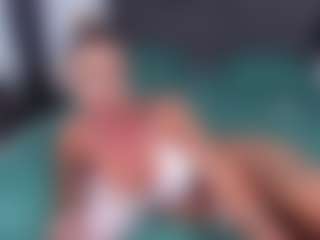 Live cam show with Nicole2naya - White on Camsoda