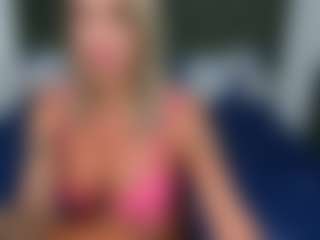 Live cam show with Nicole2naya - Spank on Milfs Live