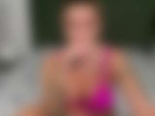 Live cam show with Nicole2naya - Muscular on Camming Site