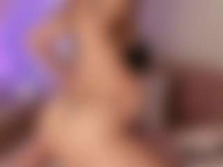 Live cam show with EmmaCollemann - Facial Piercings on StripNow