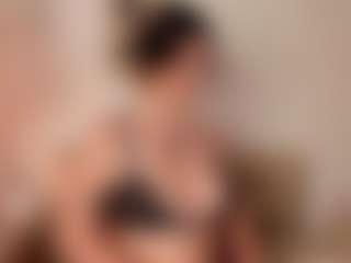 Live cam show with EmmaCollemann - Blue Eyes on SinfulBabes