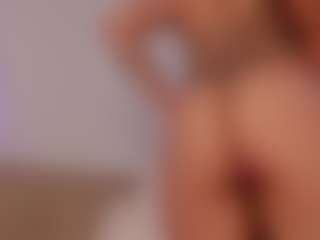 Live cam show with EmmaCollemann - Fingering Latina on Camsoda | colombia