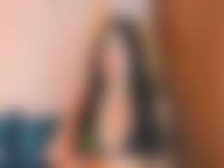 Live cam show with Sally-Rosses - Bedroom on Fapmatic.com