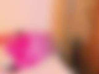 Live cam show with Sally-Rosses - Teen (18+) on AdultVida.com
