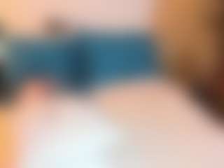 Live cam show with Sally-Rosses - Bedroom Teen (18+) on boobsie.com