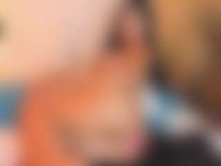 Live cam show with Sally-Rosses - Curvy Young Adult on SpunkLive