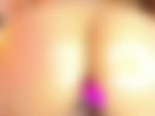 Live cam show with Sally-Rosses - Sexwebcam Curvy on Camsoda